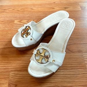 Tory Burch Selma Logo wedge slide sandals off-white  6.5